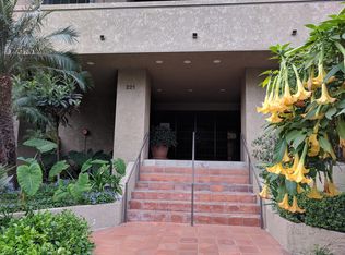 221 S Oak Knoll Ave, Pasadena, CA 91101