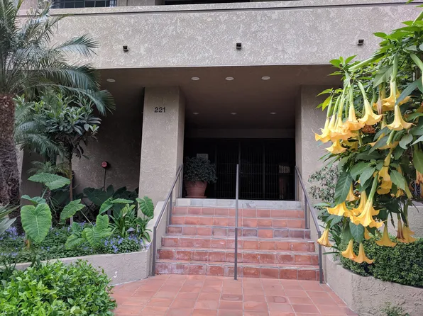 221 S Oak Knoll Ave, Pasadena, CA 91101