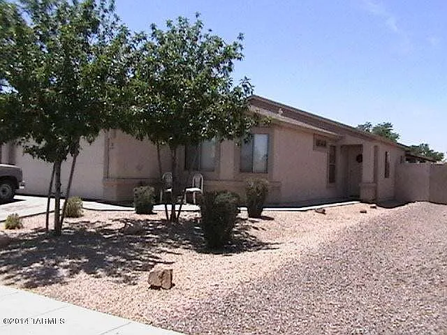 4654 S Valley Rd — Photo 1