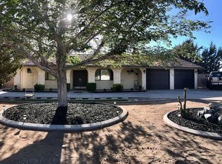 7102 7th St, Hesperia, CA 92345