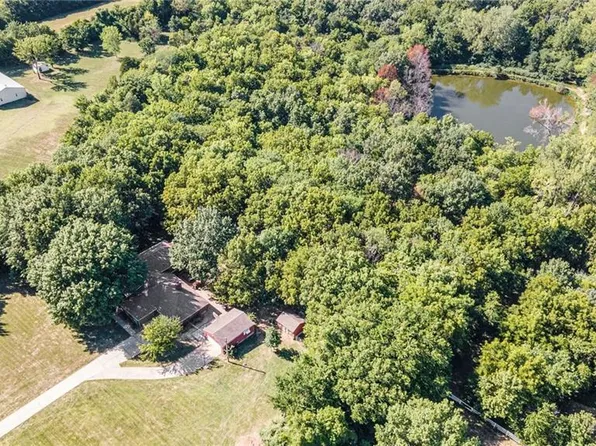 37706 E Hudson Rd, Oak Grove, MO 64075