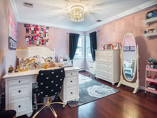 Sold by PRENDAMANO REAL ESTATE | media 15