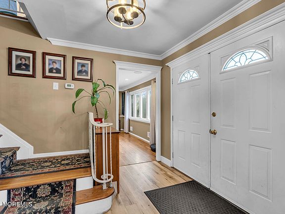 4th image of 14 Pepperridge Road