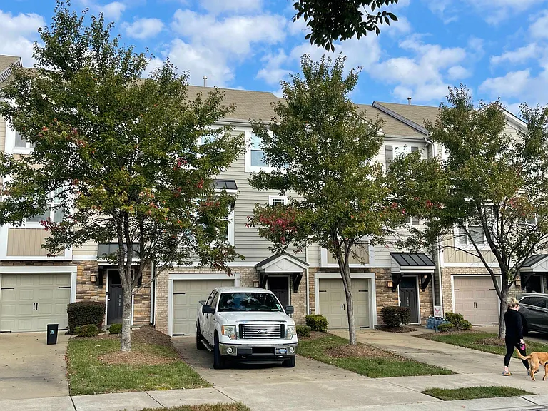 106 Irving Way — Photo 1