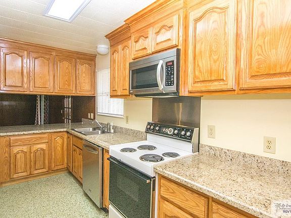 4th image of 781 Garrison Dr