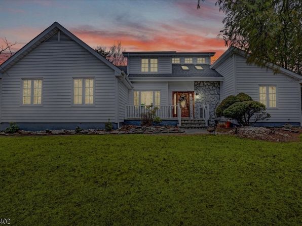 22 Cloverleaf Dr, Marlboro Twp., NJ 07746