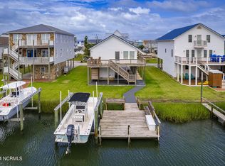 106 Smith St, Atlantic Beach, NC 28512