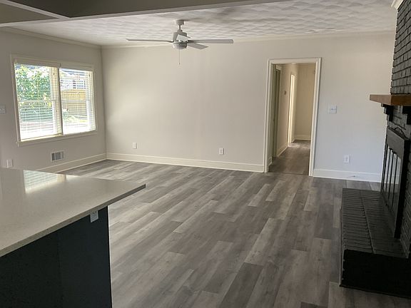 5th image of 3116 Esther Dr
