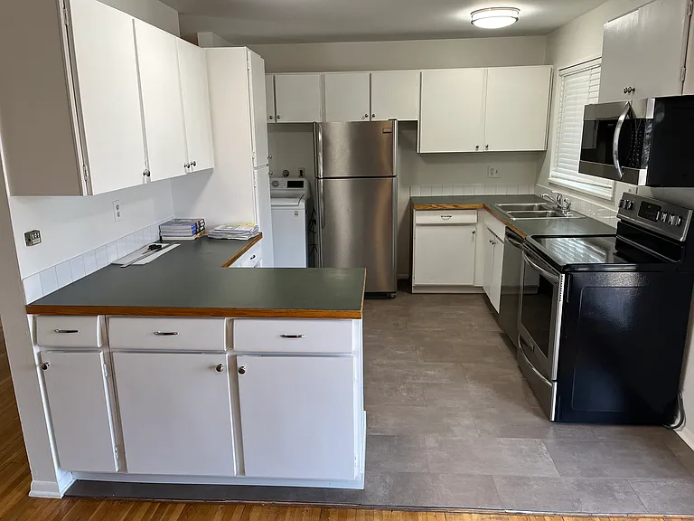 3605 Martin Dr — Photo 12