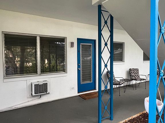 2nd image of 800 Beach Dr NE APT 6