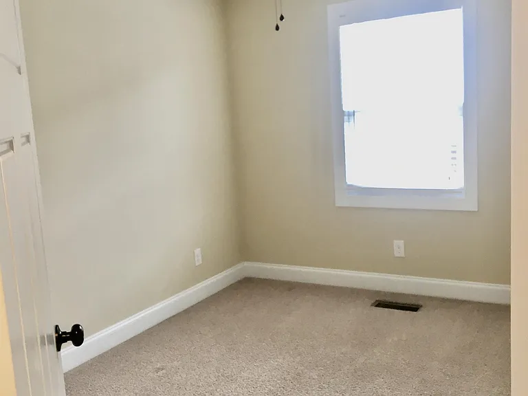 124 Capital St #1 — Photo 4