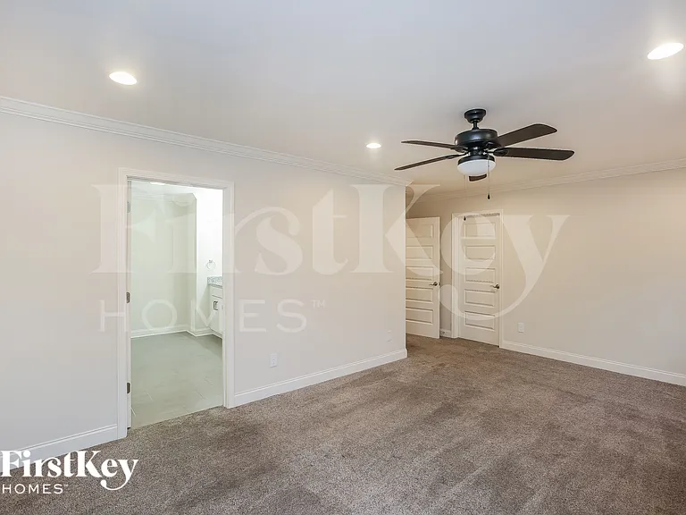 215 Parkwood Dr NW — Photo 8