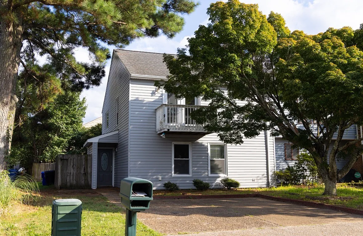3 bed, 1810 sqft, $2,800 — Photo 1
