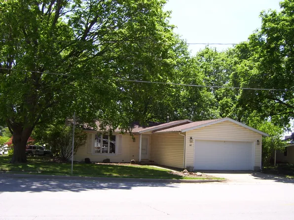 317 E Center St, Monticello, IL 61856