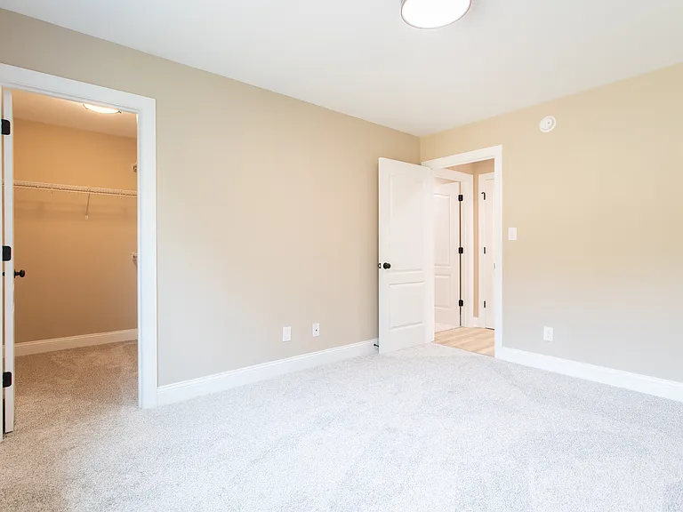 79 Thornblade Way — Photo 33