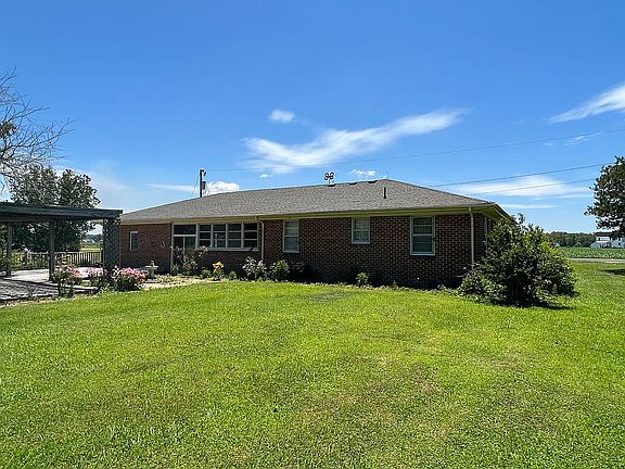 View of yard and back of hom