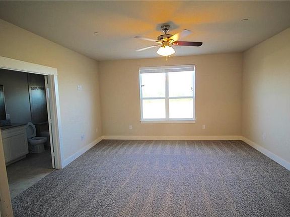 4th image of 209 Lily Ln