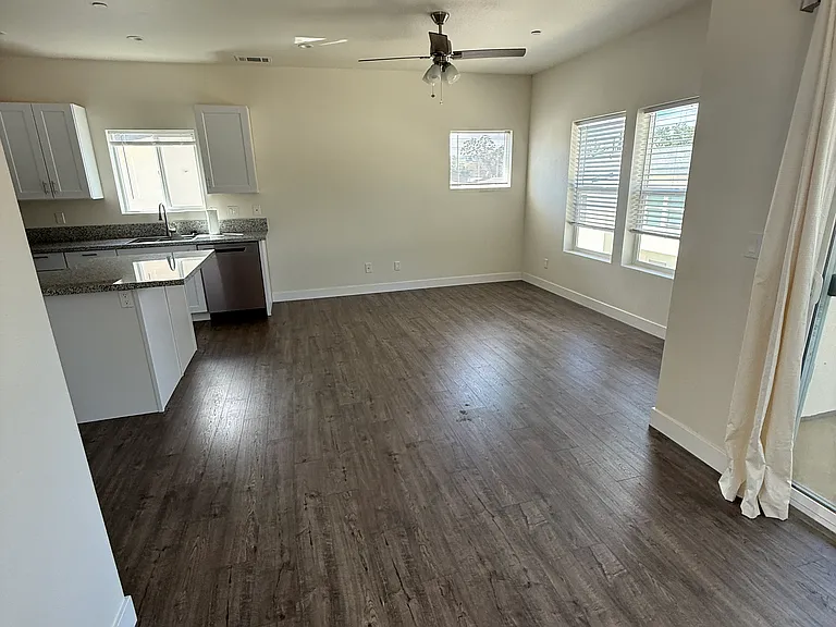 7298 Santa Ysabel Ave #6 — Photo 12
