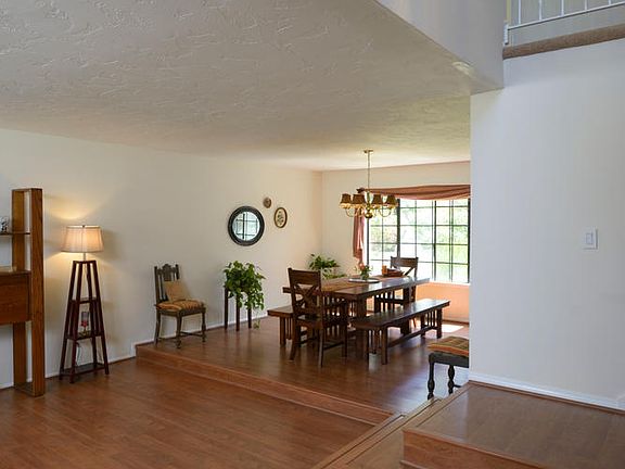 4th image of 780 Marlboro Ct