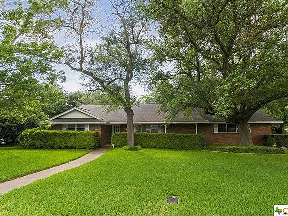 2nd image of 3110 Oakdale Dr