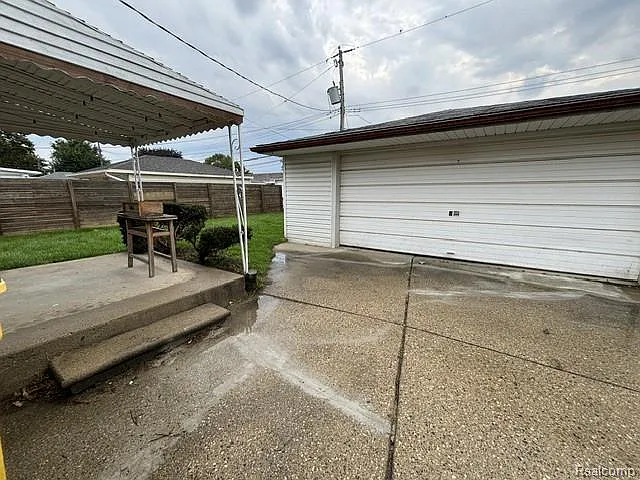 3 bed, 2.0 bath, 1500 sqft, $1,895 — Photo 2