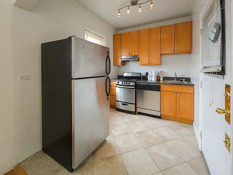 4505-09 N Greenview Ave #4507-2W — Photo 2