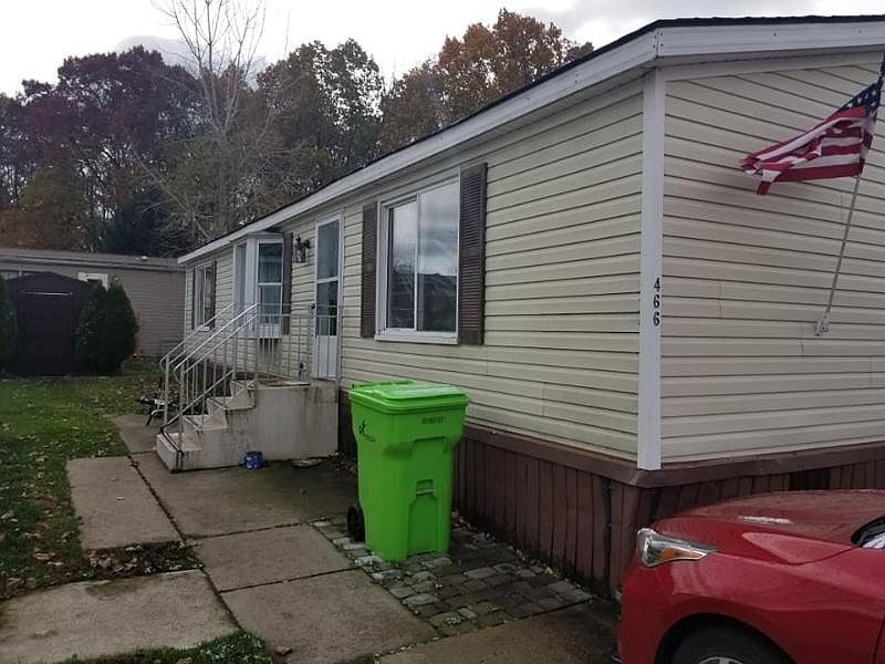 1st image of 466 Aspen Dr
