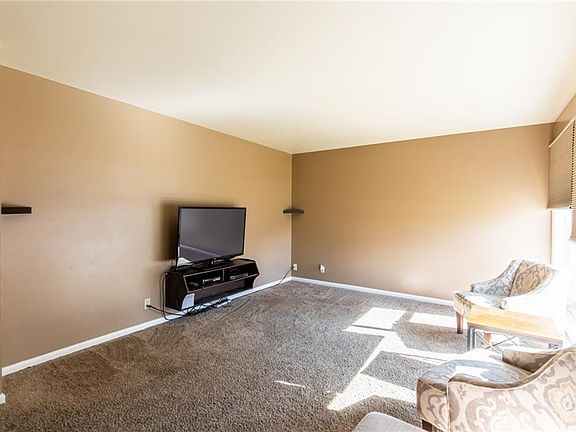 4th image of 503 Glen Dr