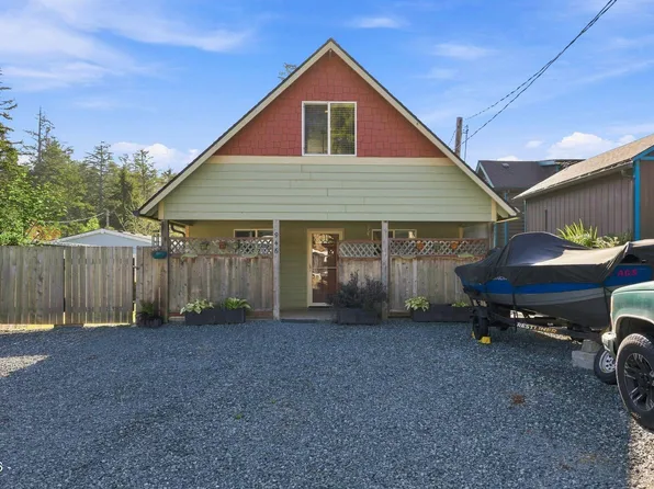 946 S Easy St, Rockaway Beach, OR 97136