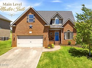 1745 Point Wood Dr, Knoxville, TN 37920