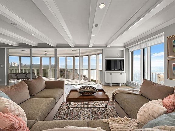 5th image of 8111 Bay Colony Dr APT 1501