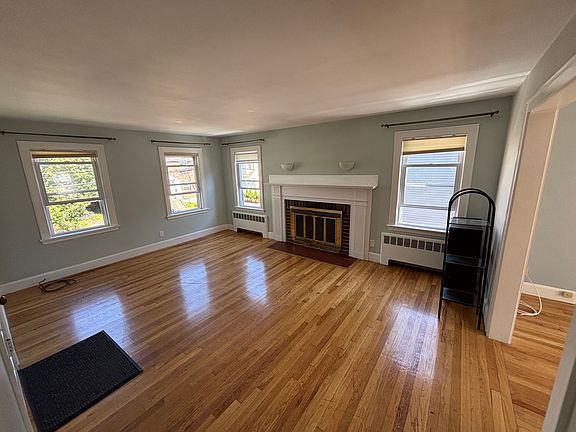 2nd image of 38 Mott St