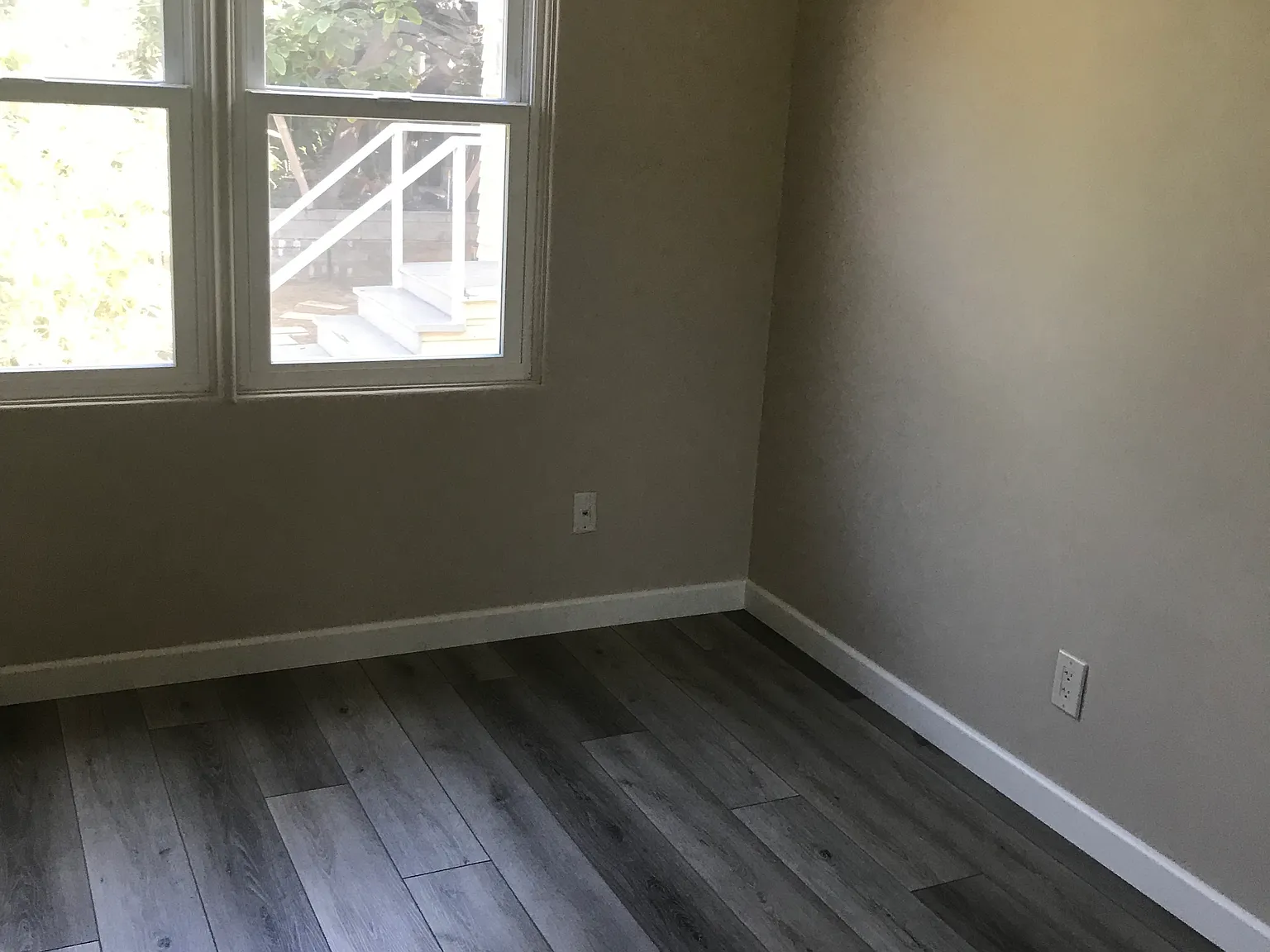 4988 Santa Cruz Ave — Photo 4