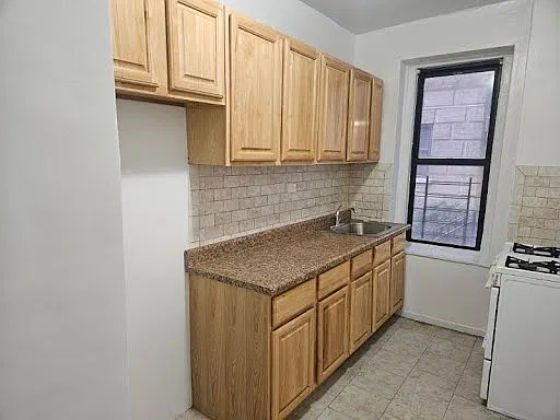 2 bed, $2,410 — Photo 2