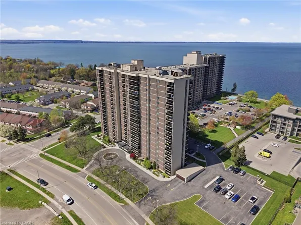 301 Frances Ave #507, Hamilton, ON L8E 3W6