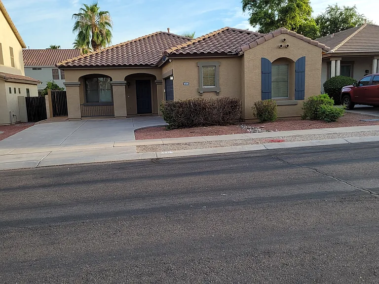 4516 E Willet St — Photo 1