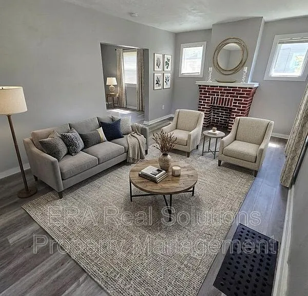 2590 Parkwood Ave #2590 — Photo 1