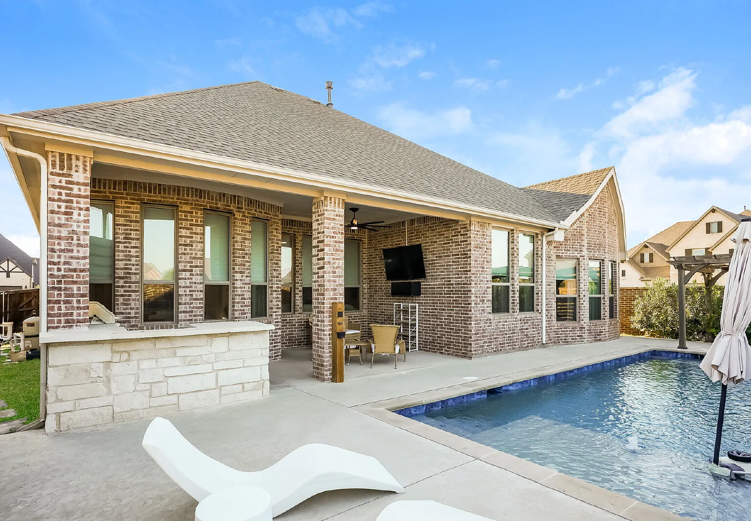 3 bed, 2.5 bath, 2539 sqft, $4,150 — Photo 3