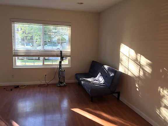 3rd image of 1510 Flanigan Dr