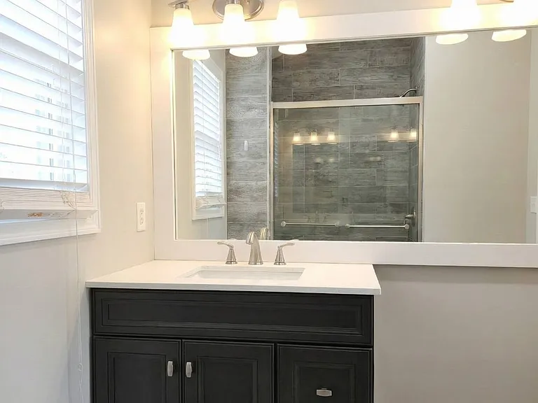 402 Laurel St — Photo 11
