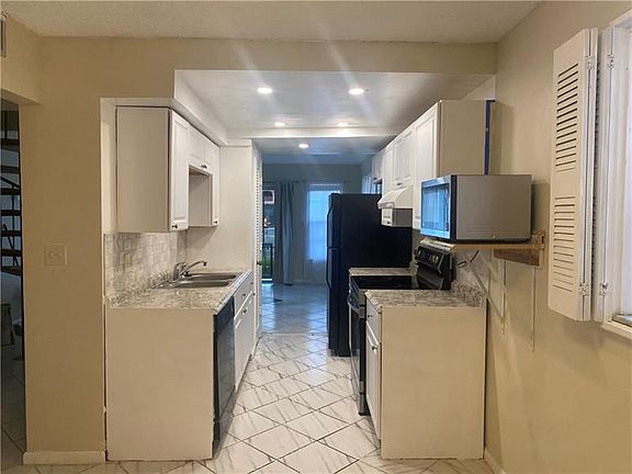 4th image of 620 Tennis Club Dr APT 109