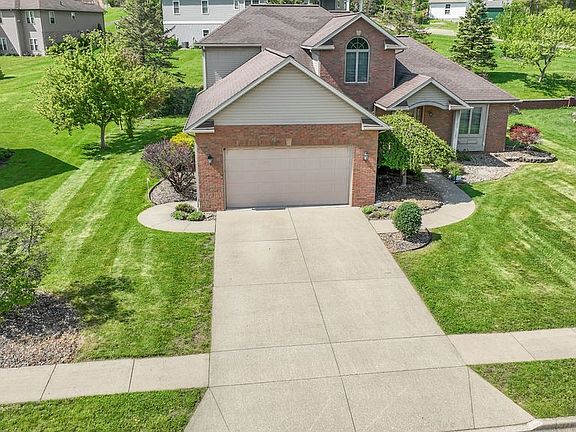 2nd image of 113 Howard Dr