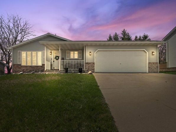 3219 Windsor PLACE, West Bend, WI 53090