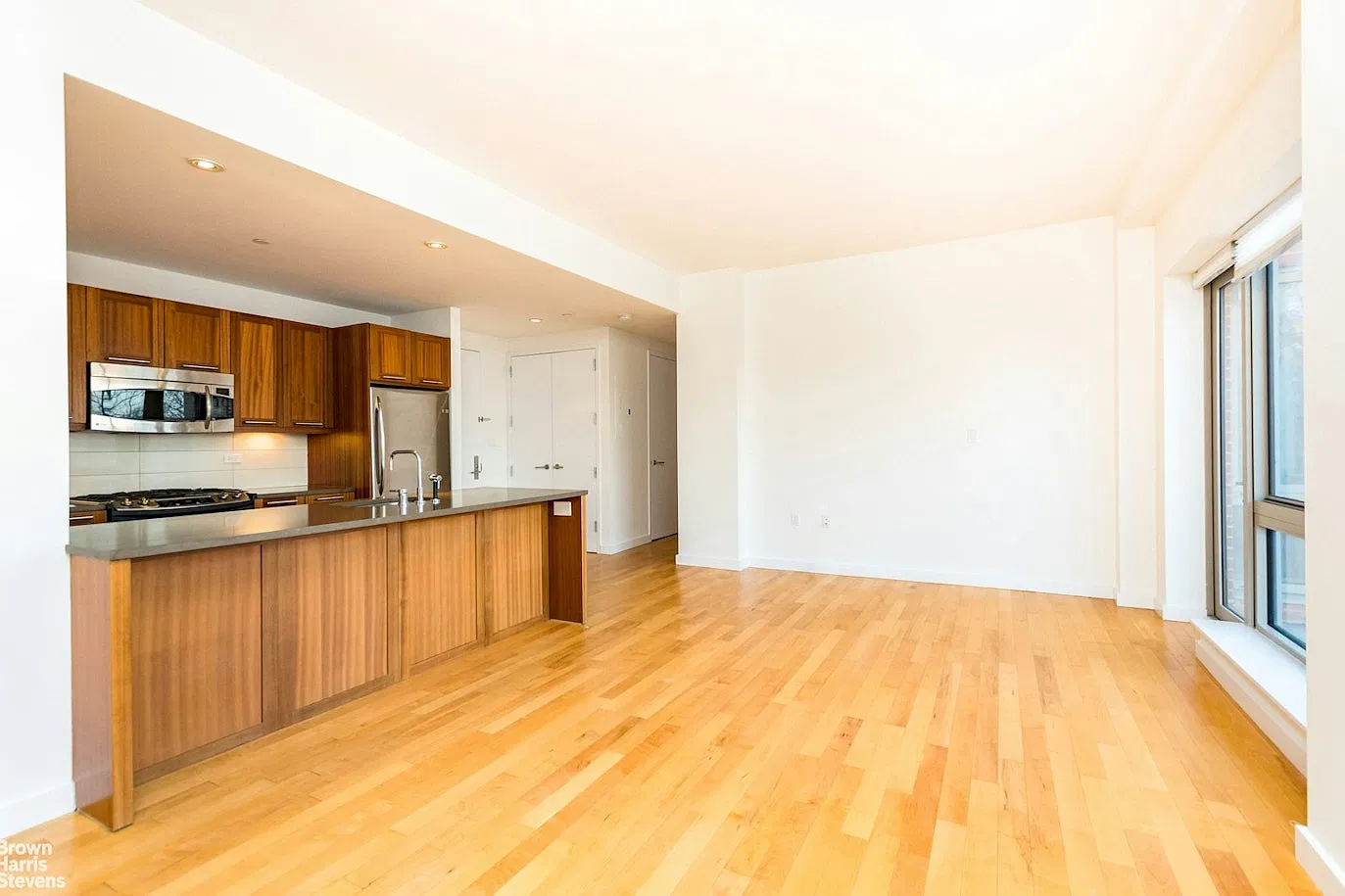 3585 Greystone Avenue — Photo 3