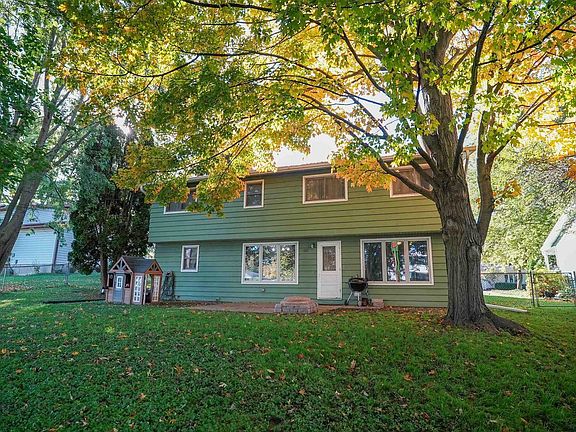 4th image of 730 Wilson Street
