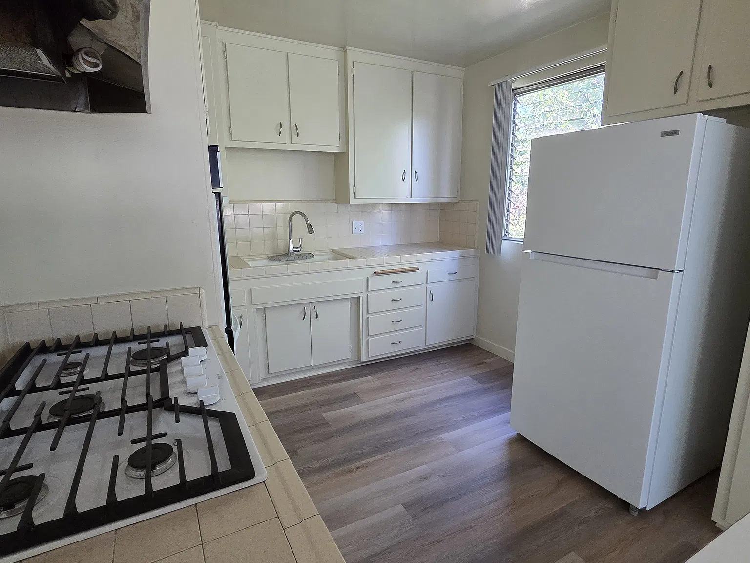 4919 Cahuenga Blvd — Photo 3