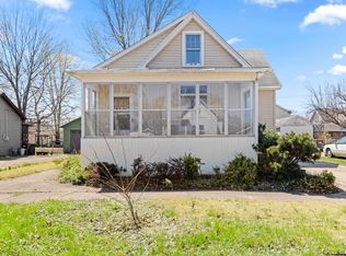 320 State St, Pekin, IL 61554