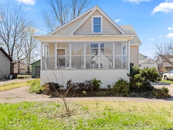 320 State St, Pekin, IL 61554