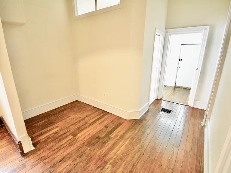 218 W Penn St #1 — Photo 7