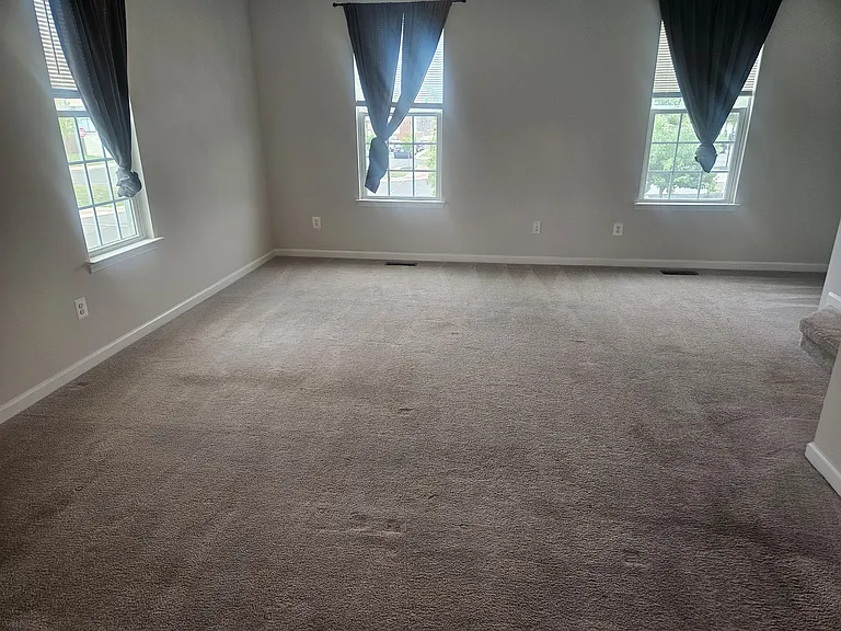 11829 Hall St — Photo 10